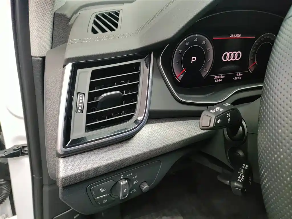 Audi Q5L 2022 — фото 10