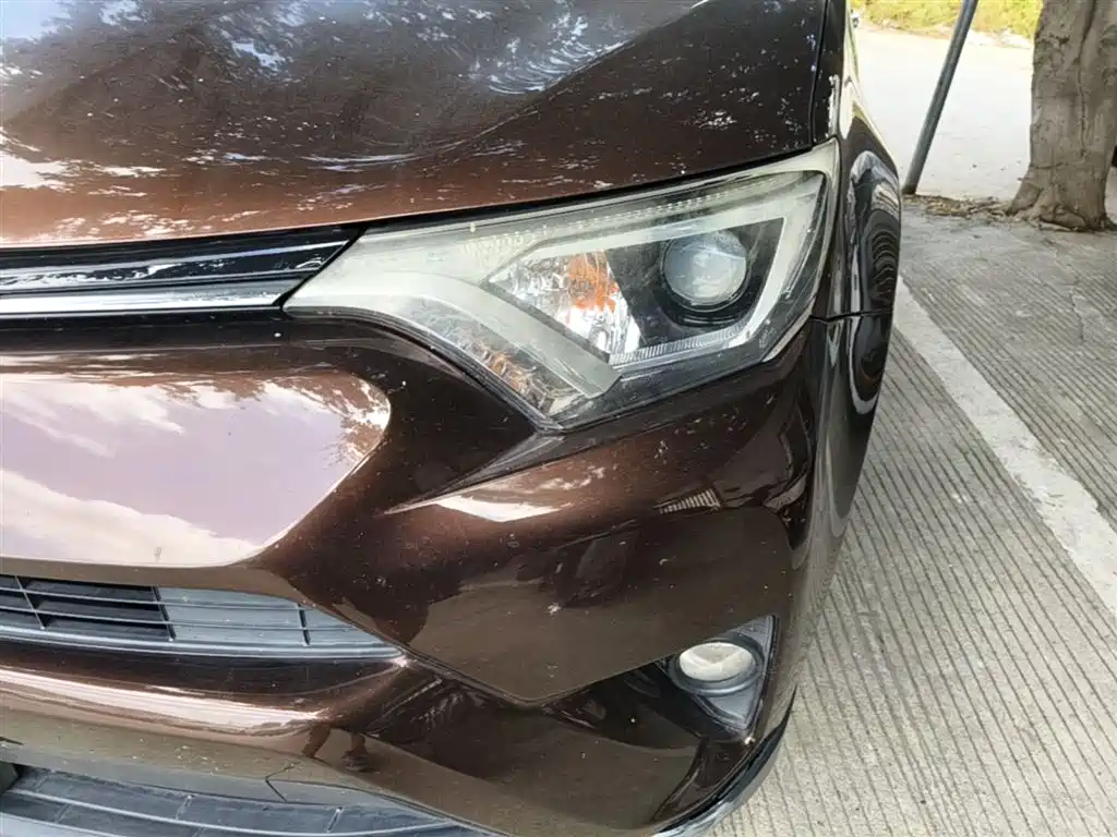 Toyota RAV4 2017 — фото 24