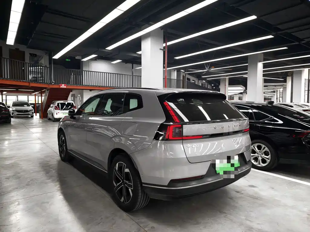 Volvo XC70 Plug-In Hybrid 2025 — фото 20