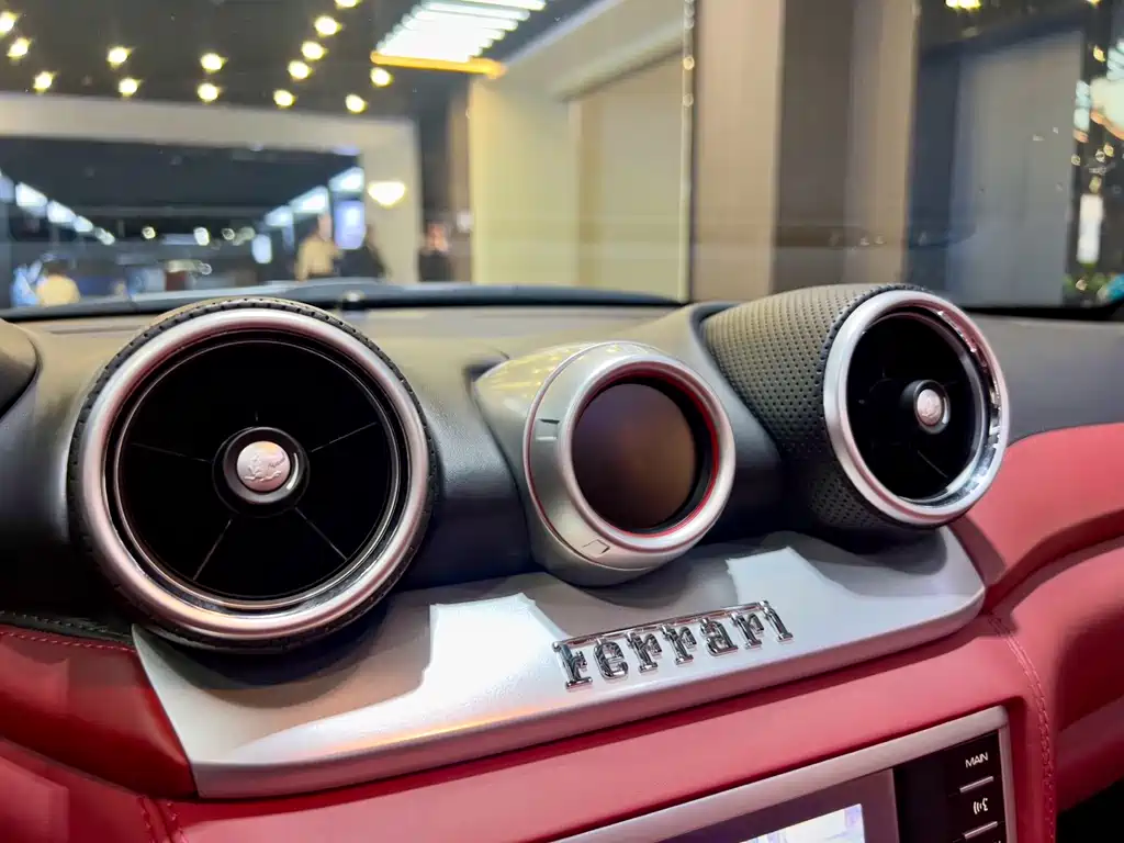 Ferrari California T 2015 — фото 11