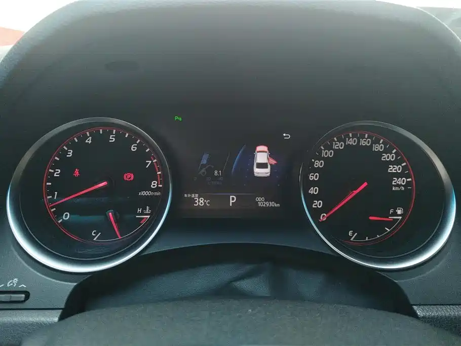 Toyota Camry 2018 — фото 14