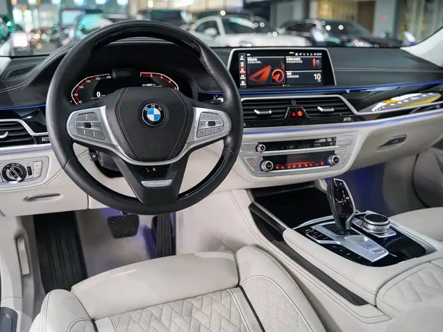 BMW 7 Series 2020 — фото 2