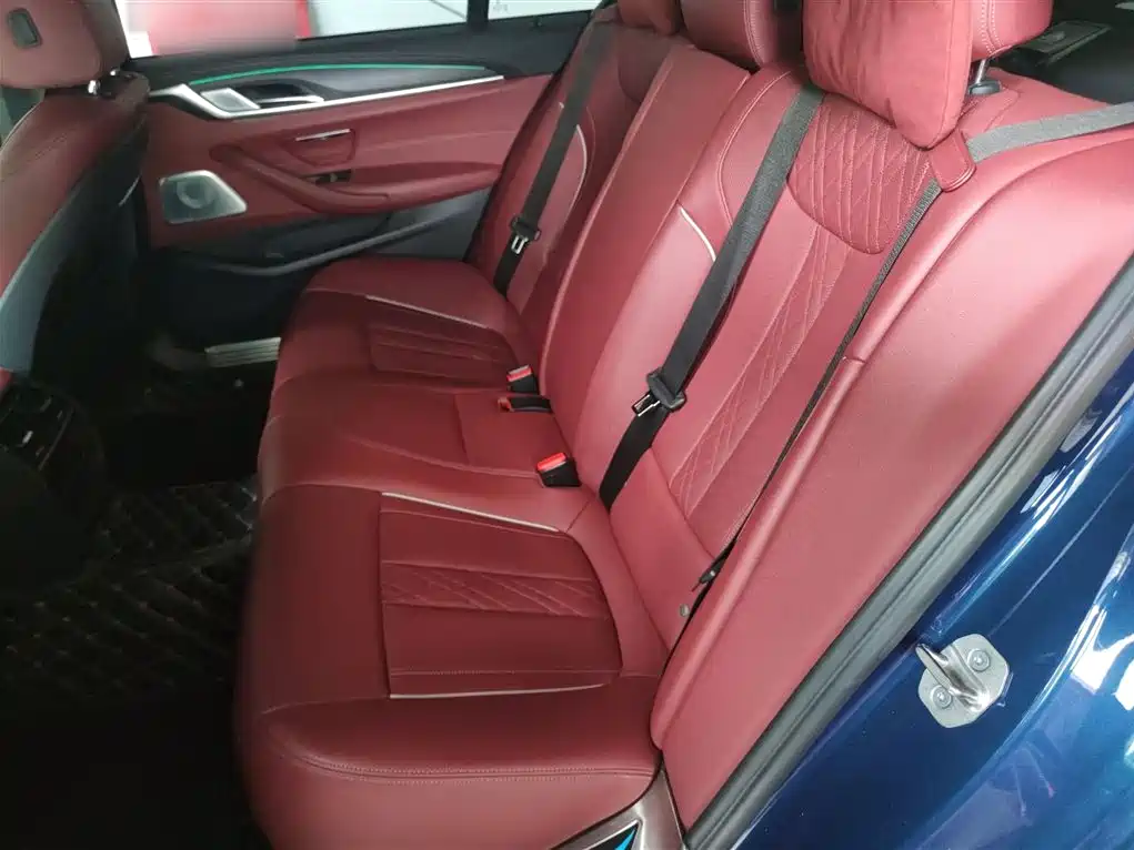 BMW 5 Series 2022 — фото 14