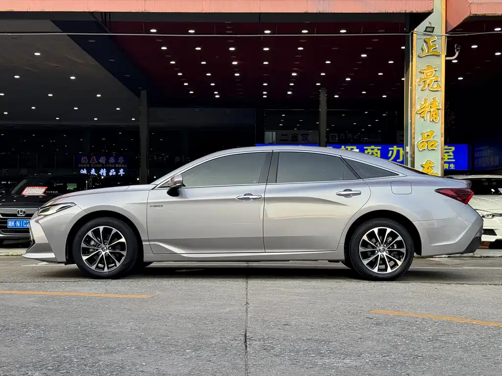 Toyota Avalon 2023 — фото 23