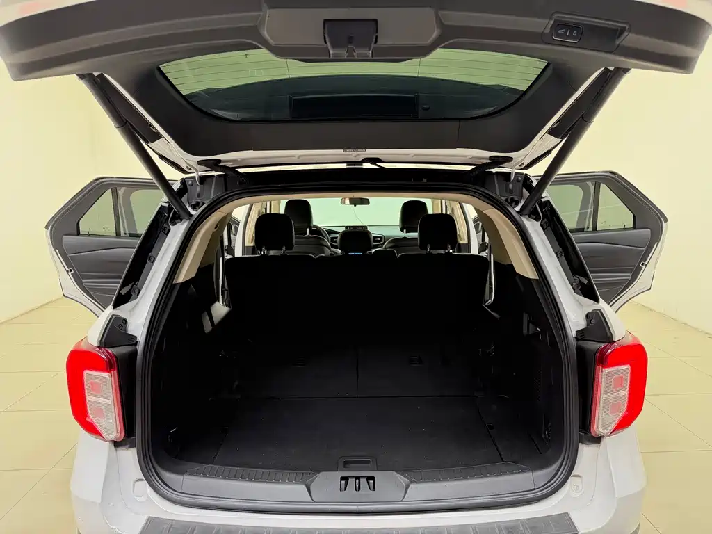 Ford Explorer 2020 — фото 17