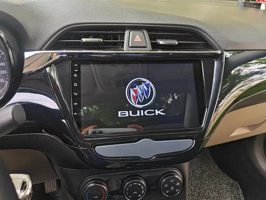 Buick Excelle 2019 — фото 13