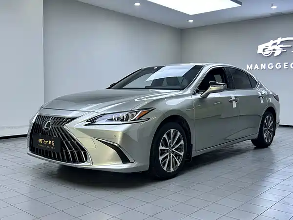 Lexus ES 2023