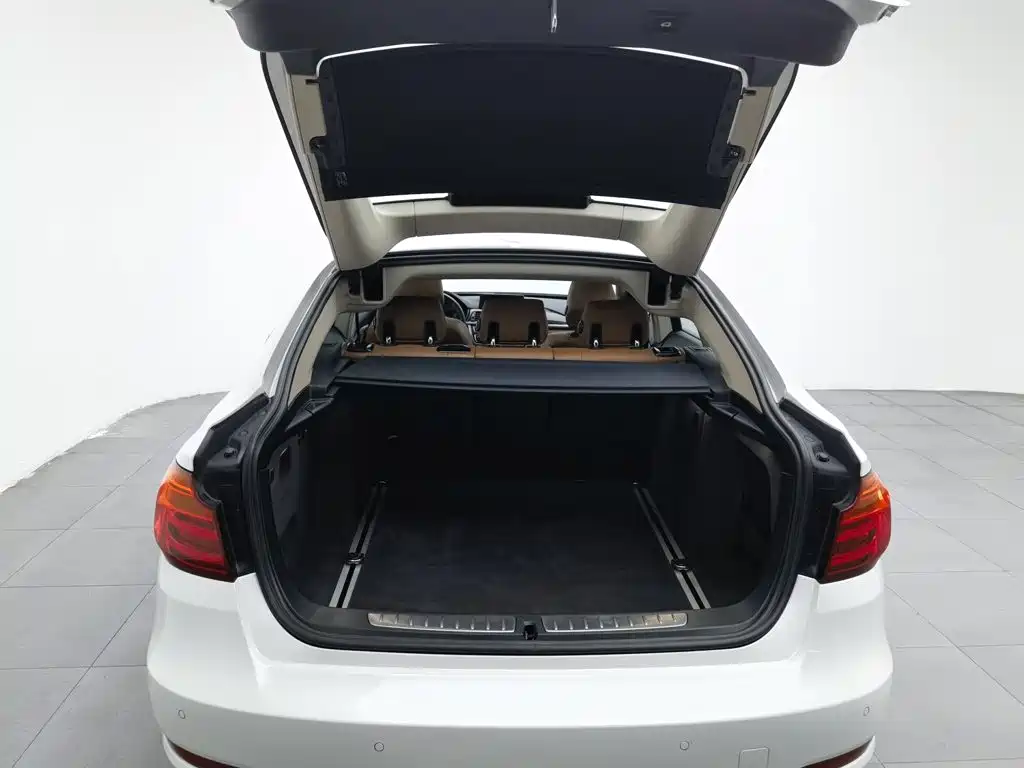 BMW 3 Series GT 2015 — фото 16