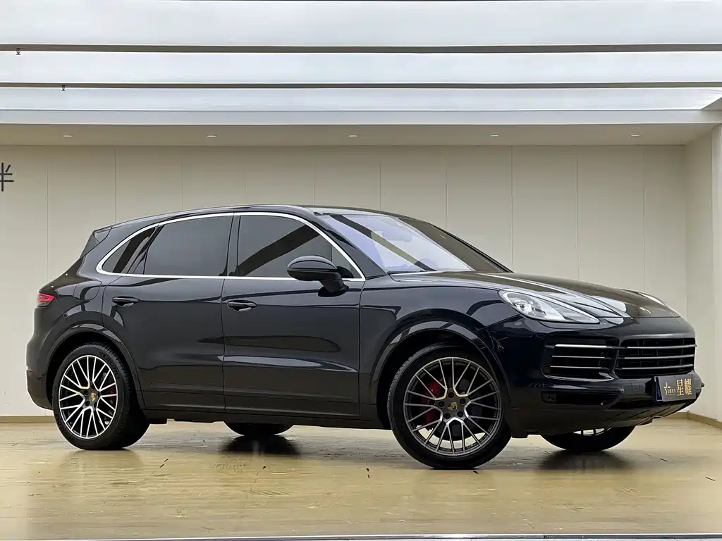 Porsche Cayenne 2022 — фото 3