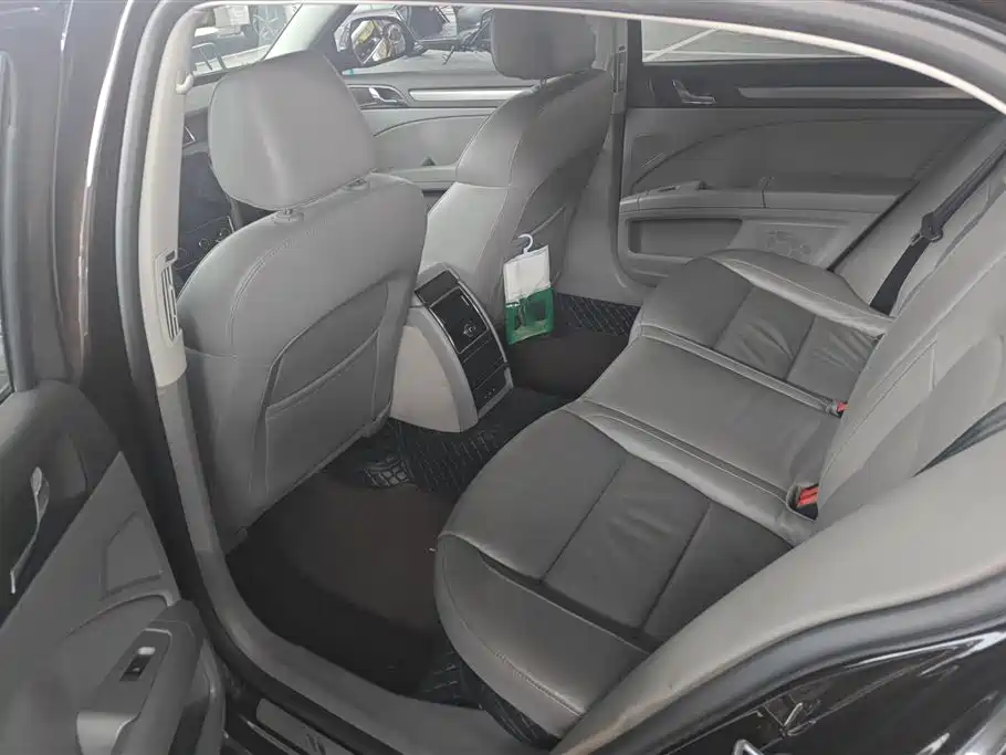 Skoda Superb 2014 — фото 11