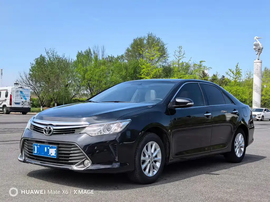 Toyota Camry 2016 — фото 1