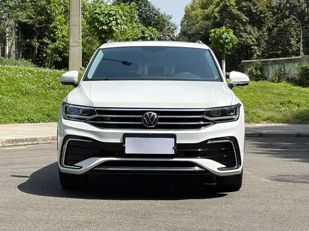 Volkswagen Tiguan L 2024 — фото 2