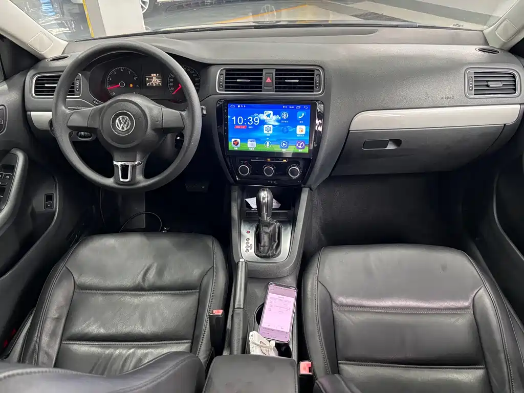 Volkswagen Sagitar 2013