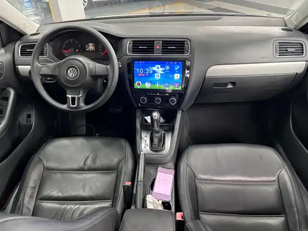 Volkswagen Sagitar 2013