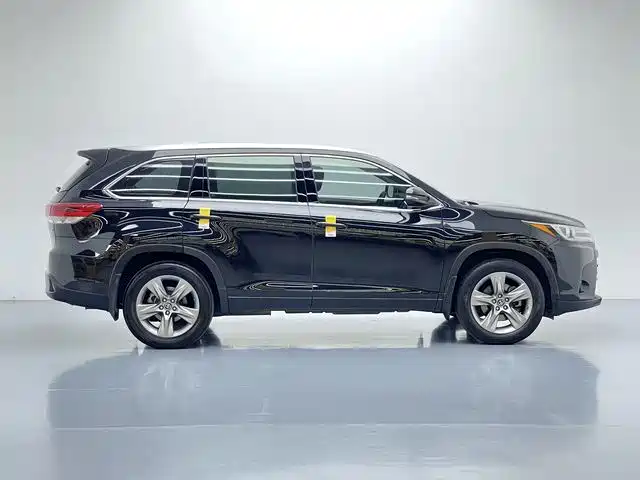 Toyota Highlander 2021 — фото 9