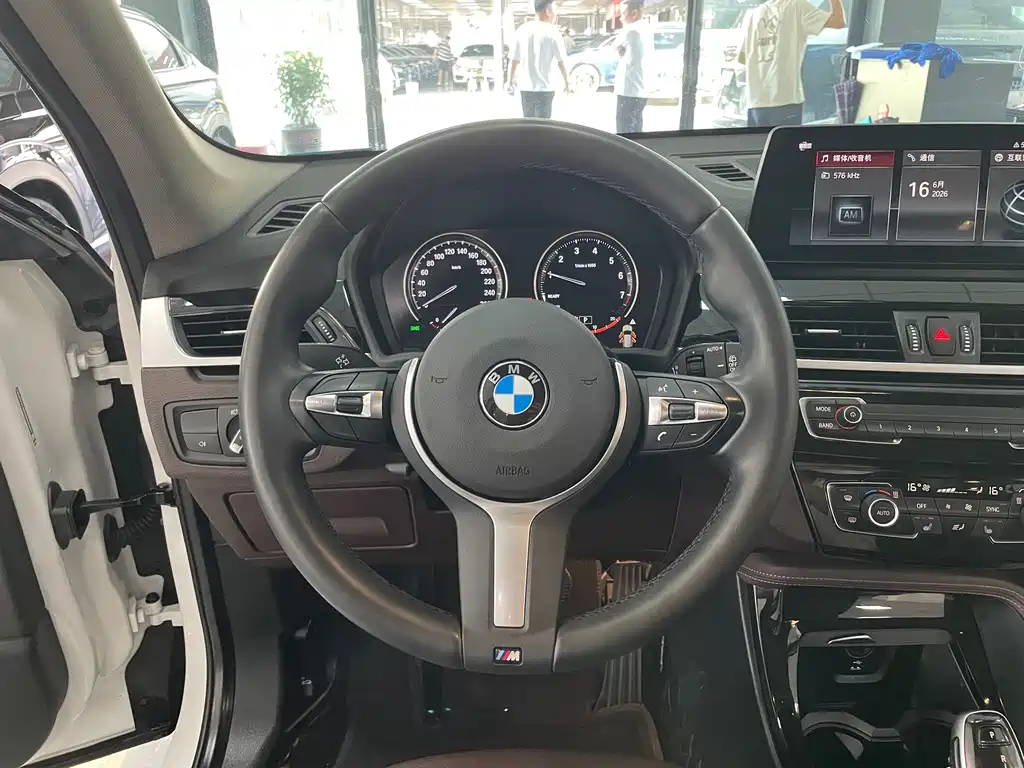 BMW X1 2022 — фото 9