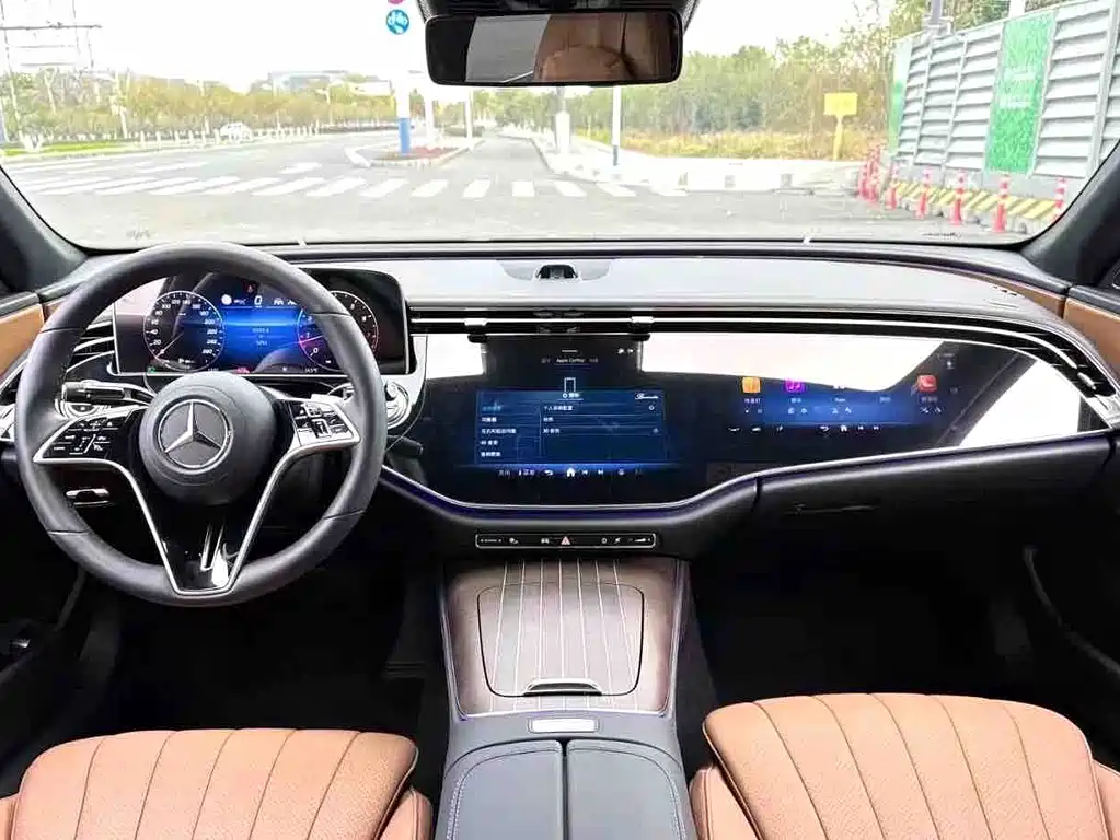 Mercedes-Benz E-Class 2024 — фото 4