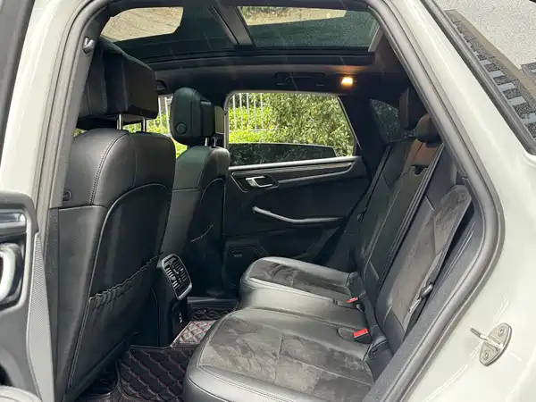 Porsche Macan 2021