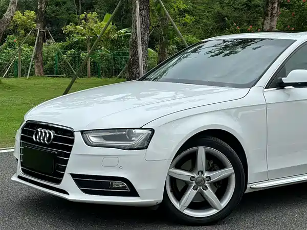 Audi A4L 2015