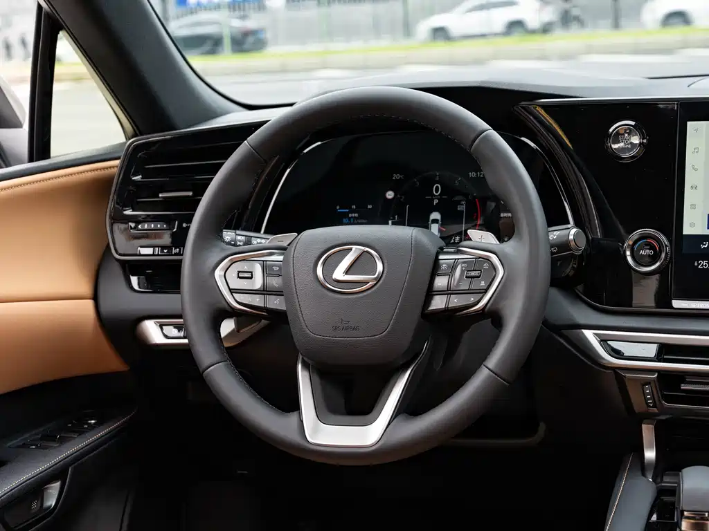 Lexus RX 2025 — фото 14