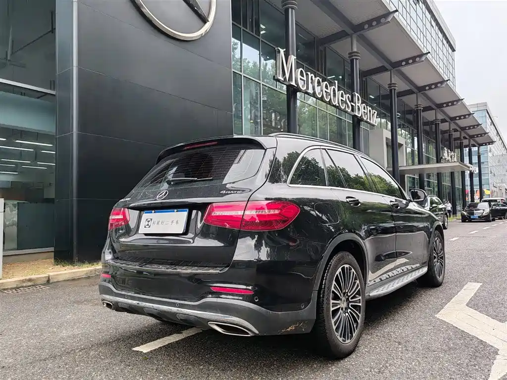 Mercedes-Benz GLC 2018 — фото 15