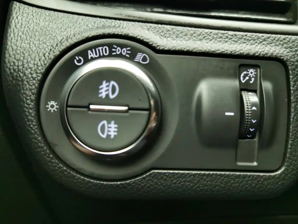 Buick Envision Plus 2018 — фото 21
