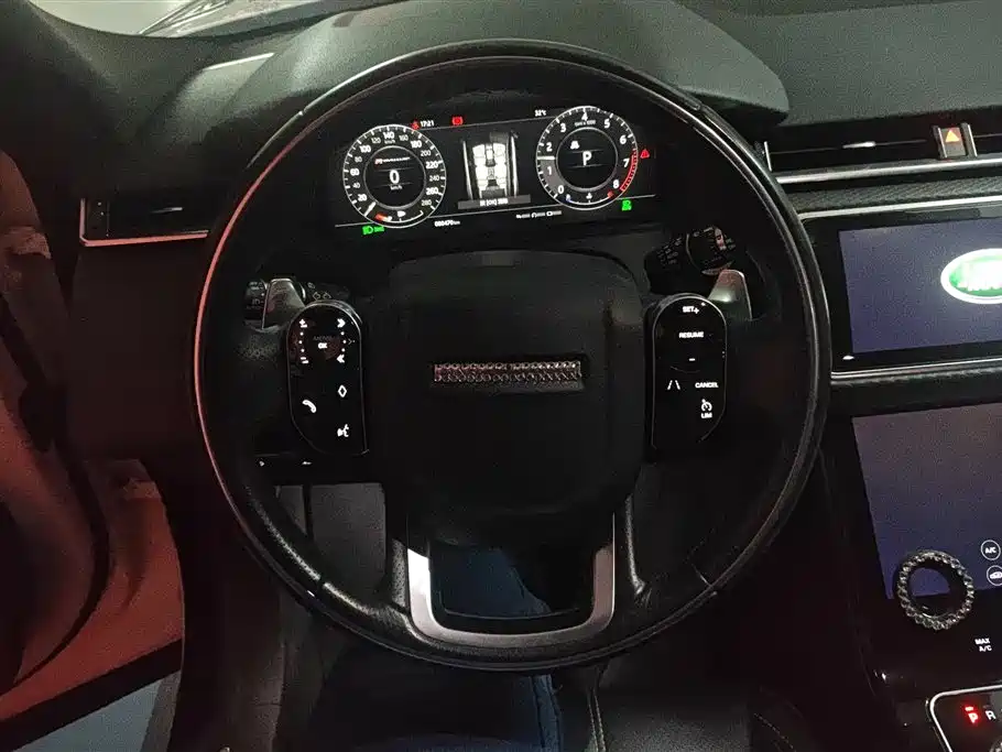 Land Rover Velar 2018 — фото 15