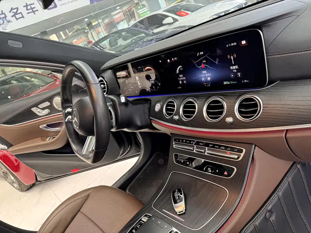 Mercedes-Benz E-Class 2021 — фото 11