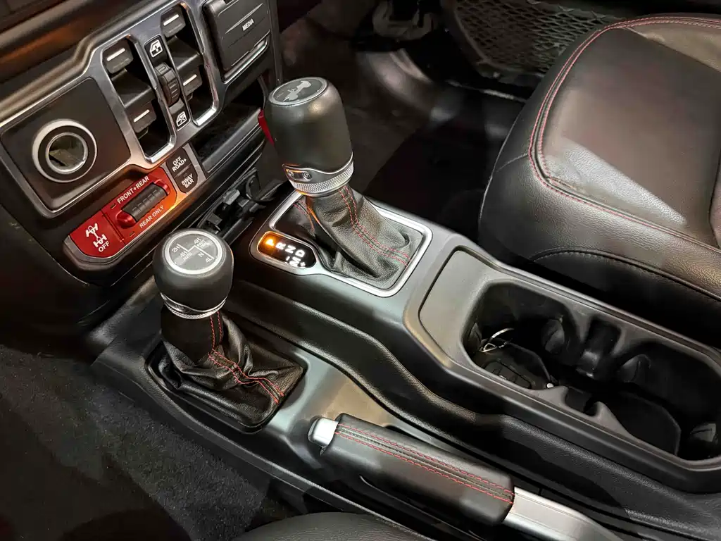 Jeep Wrangler 2024 — фото 13