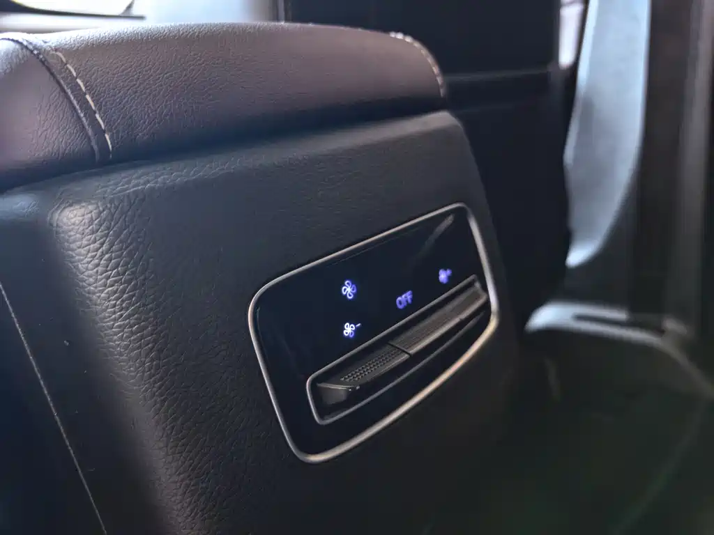 GAC Motor Trumpchi M6 2022 — фото 10