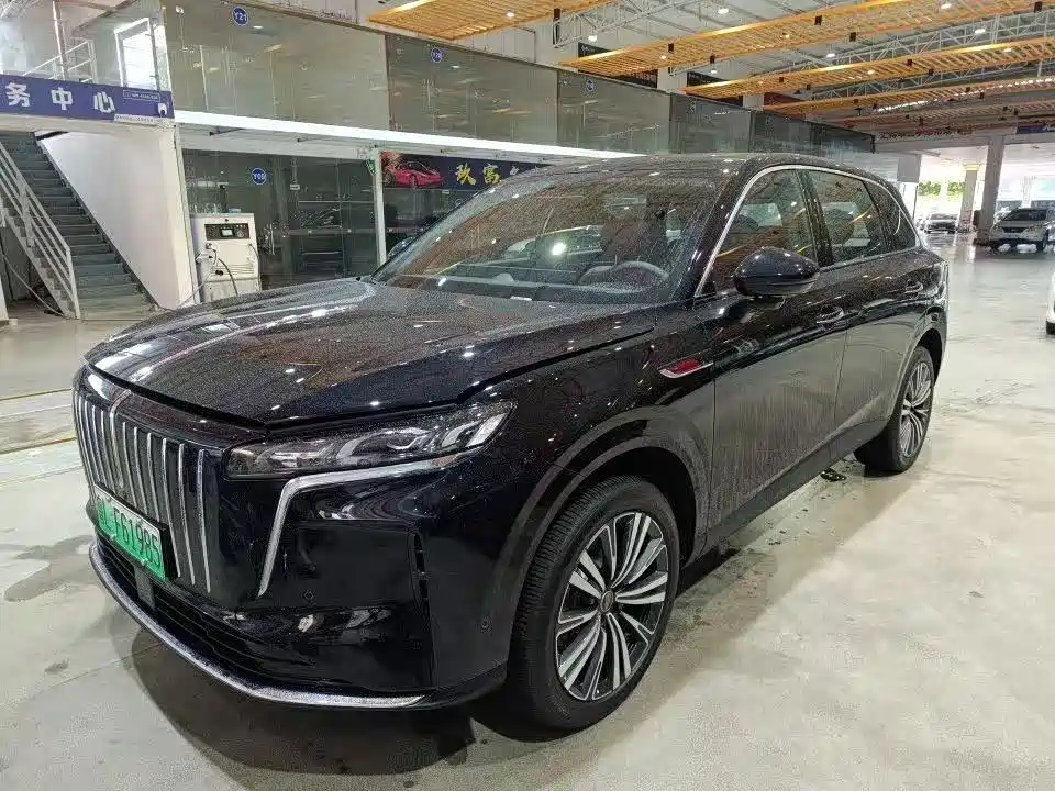 Hongqi HS6 PHEV 2026 — фото 1