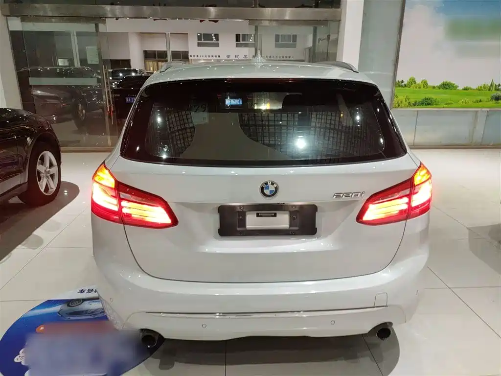 BMW 2 Series Active Tourer 2015 — фото 6