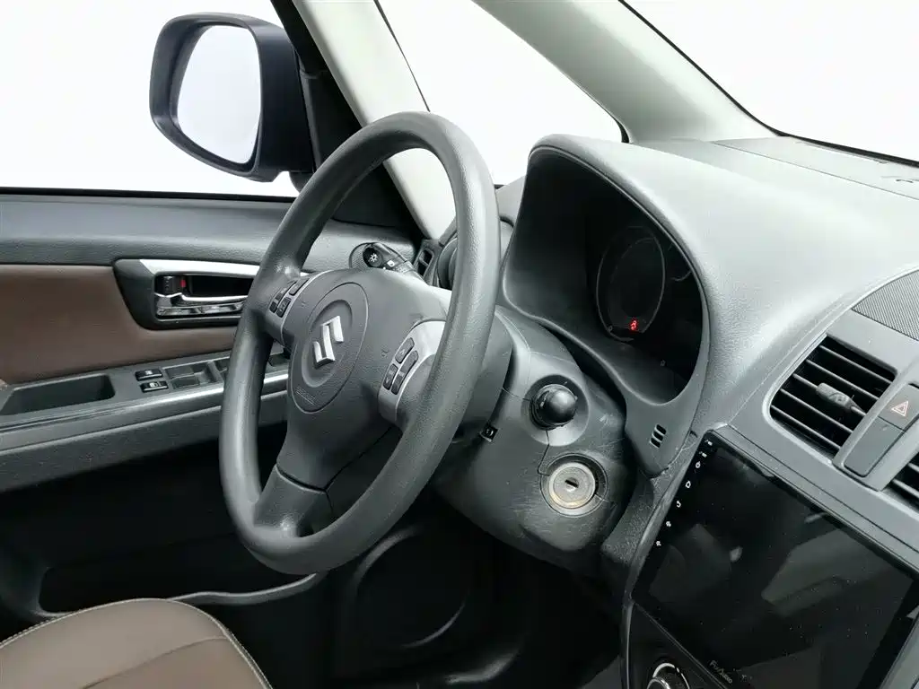 Suzuki SX4 2014 — фото 22