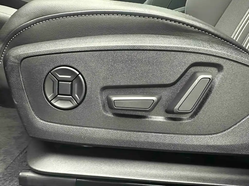 Audi A3 2023 — фото 11
