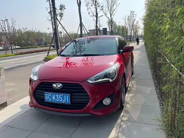 Hyundai Veloster 2012