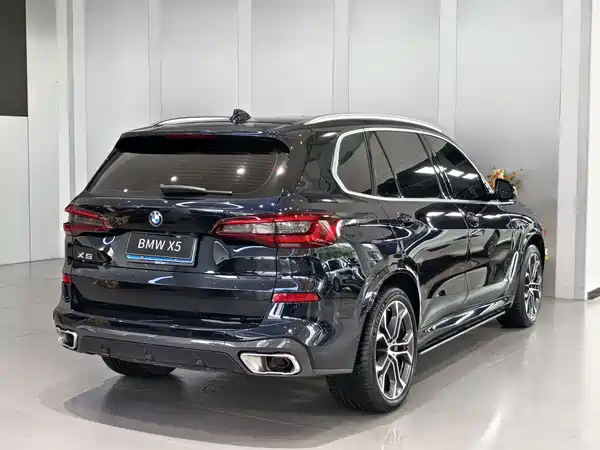 BMW X5 2023