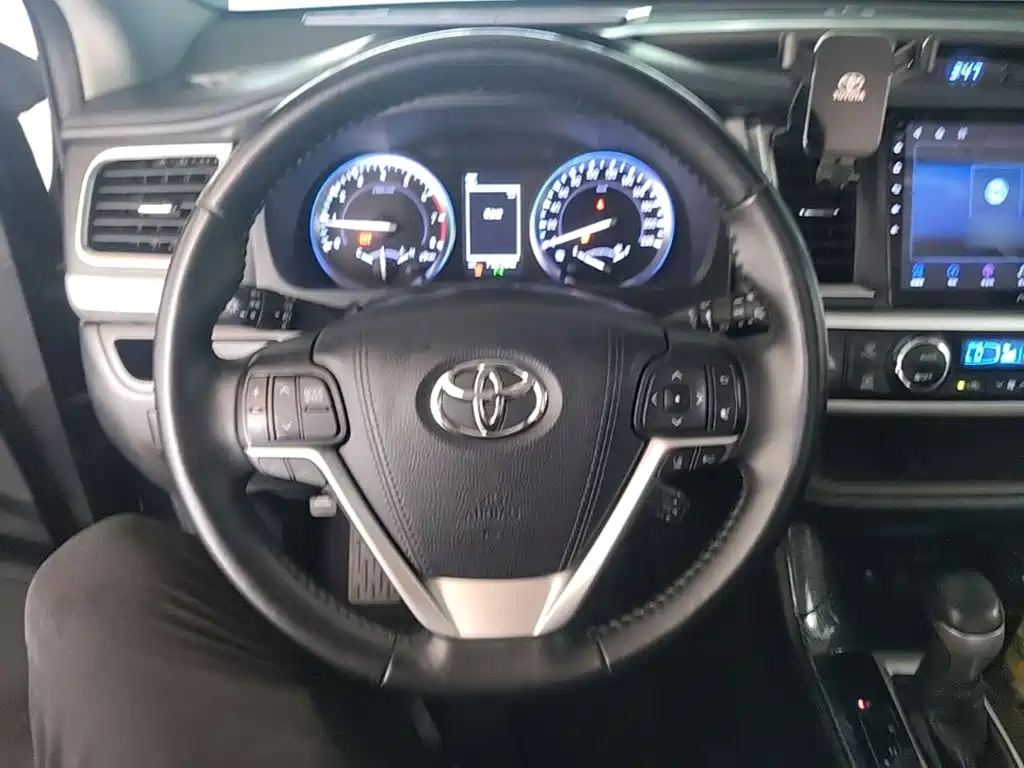 Toyota Highlander 2020 — фото 11