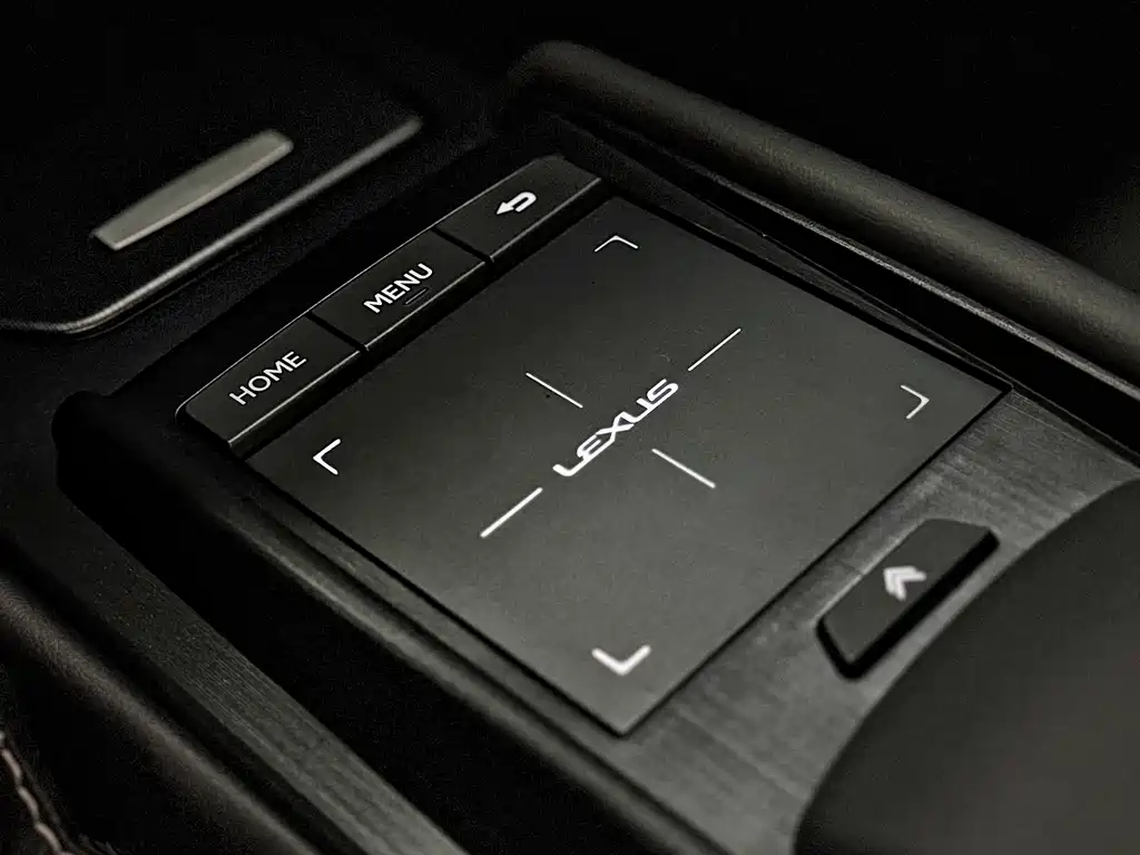 Lexus ES 2021 — фото 16