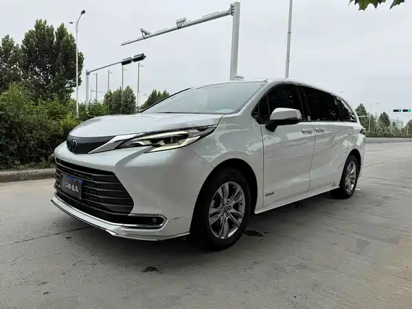 Toyota Sienna 2024
