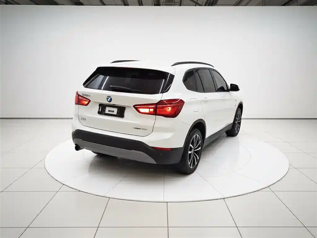 BMW X1 2018 — фото 5