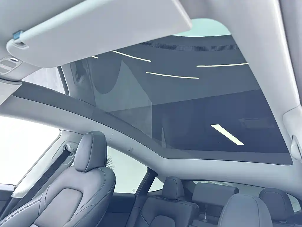Tesla Model Y 2024 — фото 18