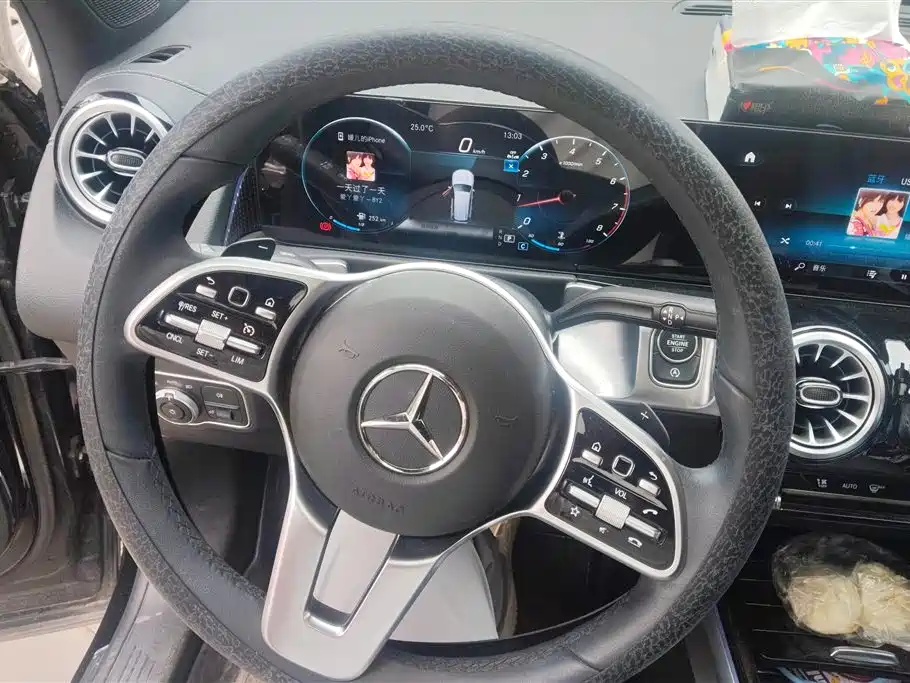 Mercedes-Benz GLB 2023 — фото 15