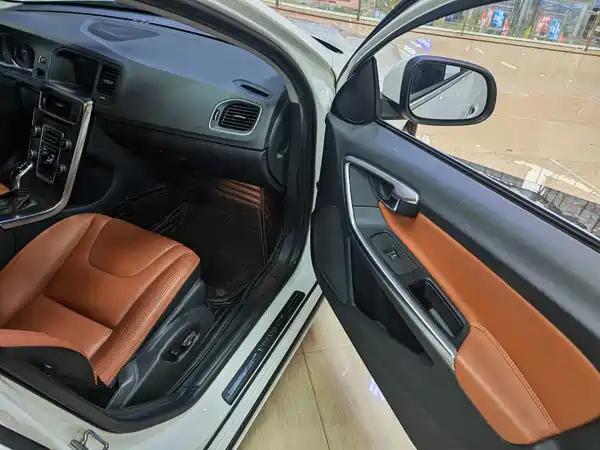 Volvo S60 2014