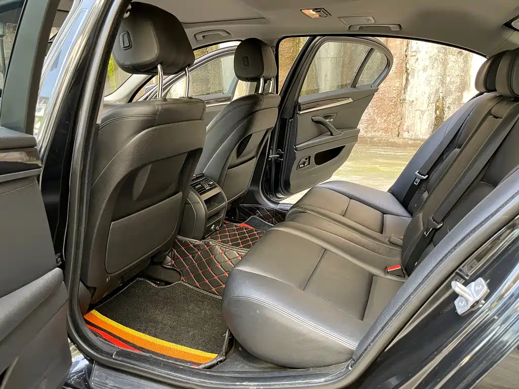 BMW 5 Series 2014 — фото 12