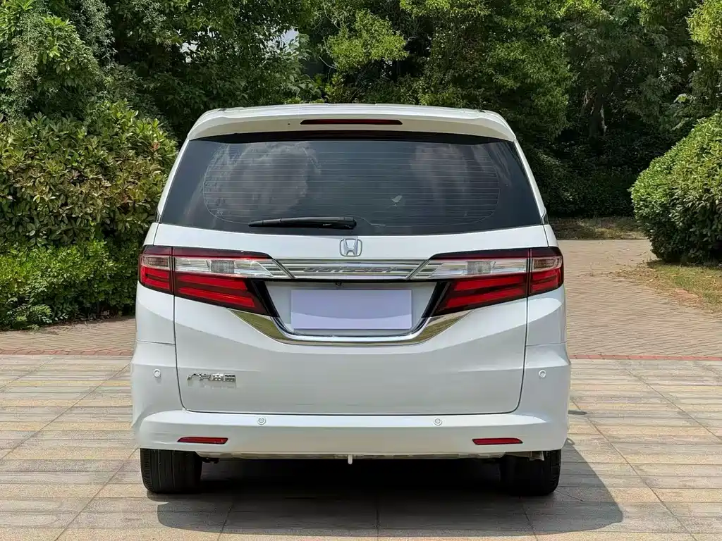 Honda Odyssey 2017 — фото 10