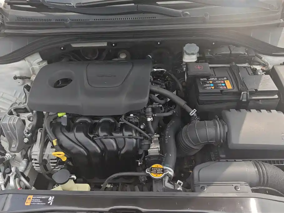 Hyundai Elantra 2018 — фото 10