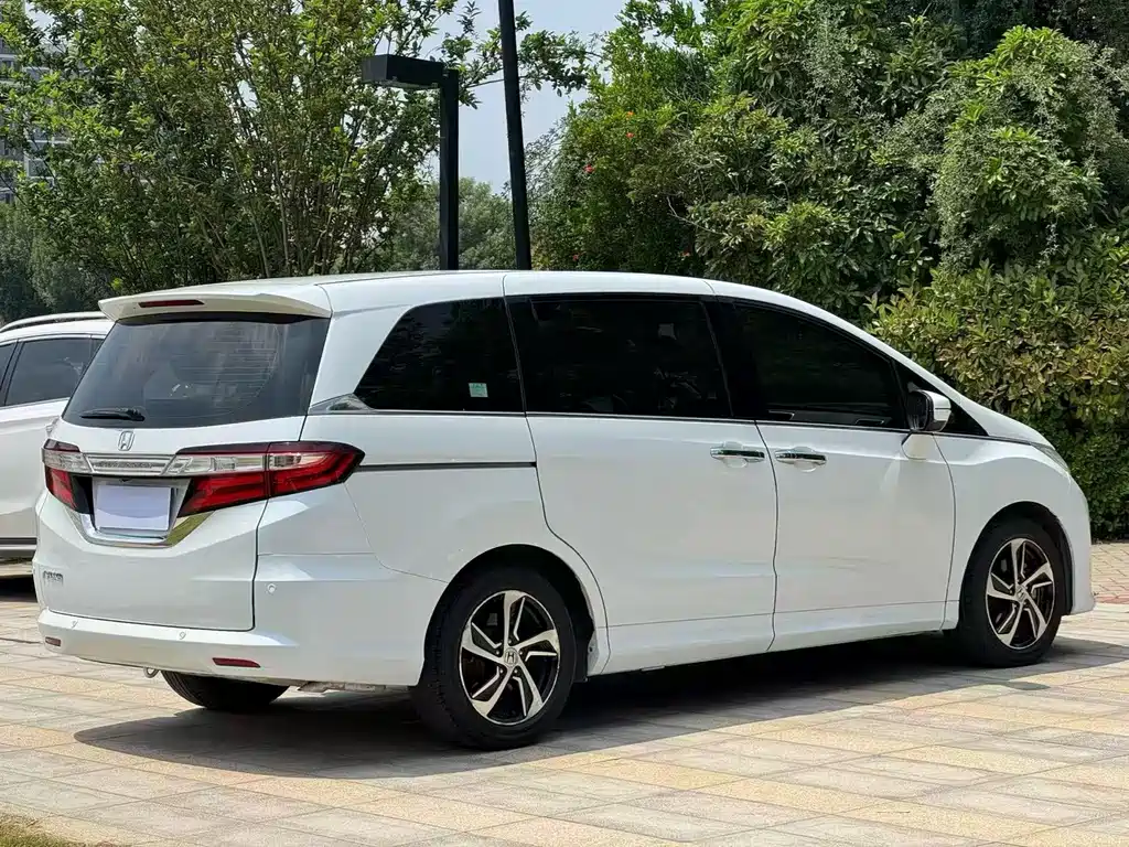 Honda Odyssey 2017 — фото 11