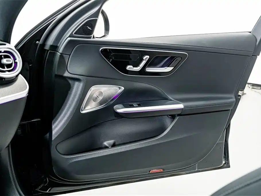 Mercedes-Benz C-Class 2024 — фото 15