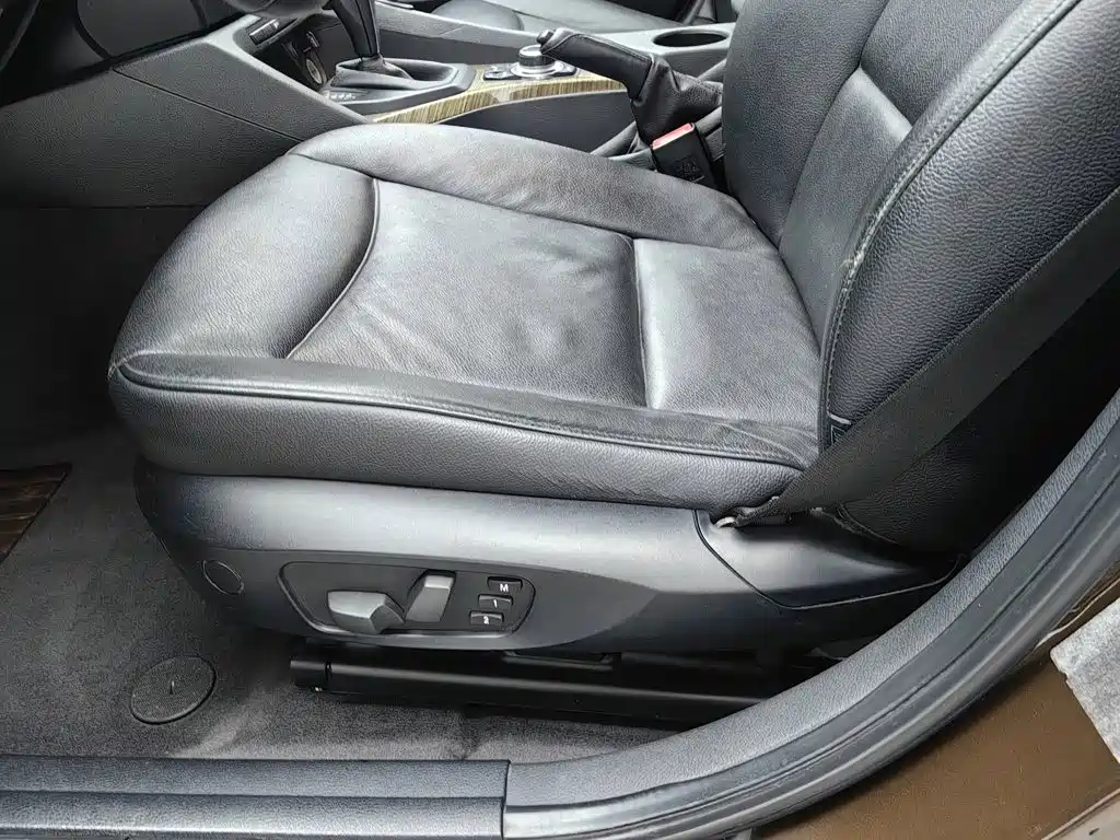 BMW X1 2012 — фото 20