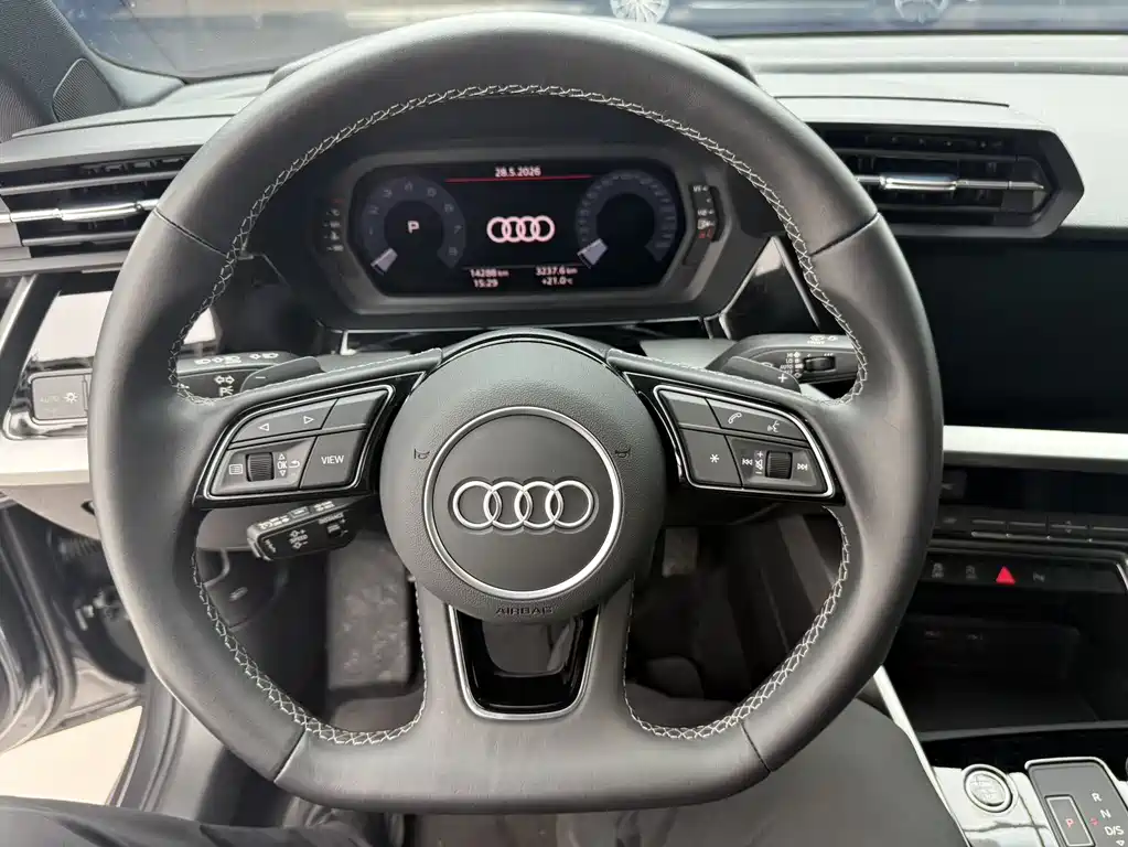 Audi A3 2023 — фото 9